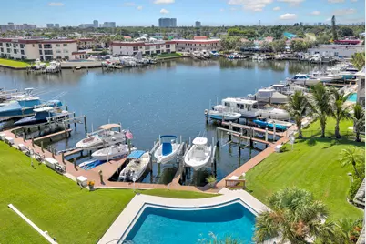 326 Northlake Drive #201, North Palm Beach, FL 33408 - Photo 2