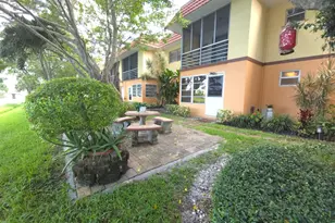 105 Oxford 100, West Palm Beach, FL 33417 - Photo 28