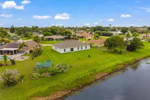 2386 SE Manor Ave, Port Saint Lucie, FL 34952 - Photo 4