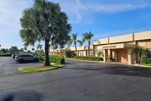 2920 Crosley Dr E, West Palm Beach, FL 33415 - Photo 24