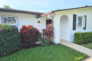 2920 Crosley Dr E, West Palm Beach, FL 33415 - Photo 2