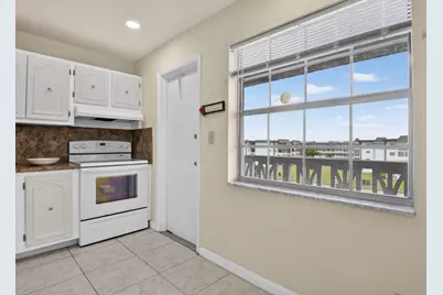 4140 NW 44th Avenue #411, Lauderdale Lakes, FL 33319 - Photo 8