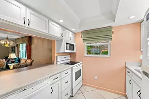 211 Waterside Dr, Hypoluxo, FL 33462 - Photo 10