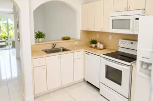 925 NE 34th Ave, Homestead, FL 33033 - Photo 4