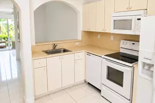 925 NE 34th Ave, Homestead, FL 33033 - Photo 4