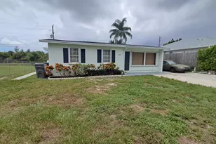 3643 Betty Ann Ct W, West Palm Beach, FL 33403 - Photo 4