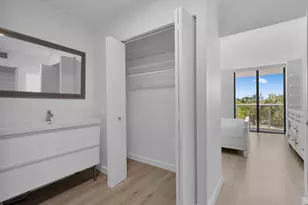 3701 N Country Club Dr, Aventura, FL 33180 - Photo 18