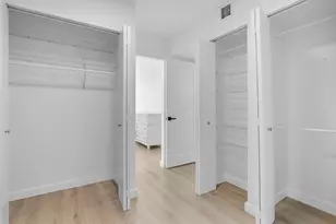 3701 N Country Club Dr, Aventura, FL 33180 - Photo 20
