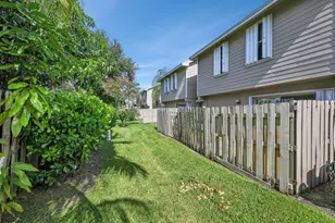 12152 NW 36th Pl, Sunrise, FL 33323 - Photo 8
