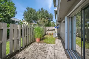 12152 NW 36th Pl, Sunrise, FL 33323 - Photo 8