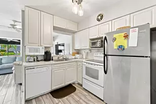 1960 NE 1st St, Deerfield Beach, FL 33441 - Photo 4