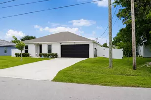 1921 SE Joyner Cir, Port Saint Lucie, FL 34952 - Photo 2