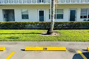 218 Kent M, West Palm Beach, FL 33417 - Photo 4
