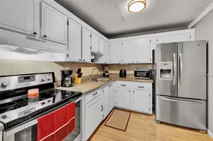 8260 SW 24th Street E, North Lauderdale, FL 33068 - Photo 8