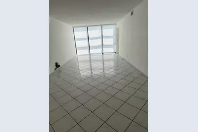 1000 Parkview Drive #424, Hallandale Beach, FL 33009 - Photo 2