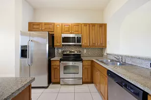 3500 Oaks Clubhouse Dr, Pompano Beach, FL 33069 - Photo 8