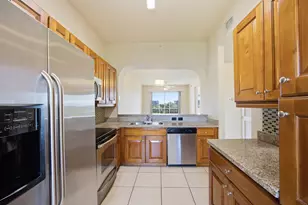 3500 Oaks Clubhouse Dr, Pompano Beach, FL 33069 - Photo 6