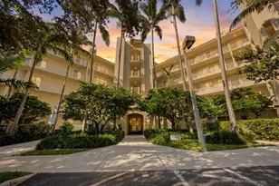 3500 Oaks Clubhouse Dr, Pompano Beach, FL 33069 - Photo 2
