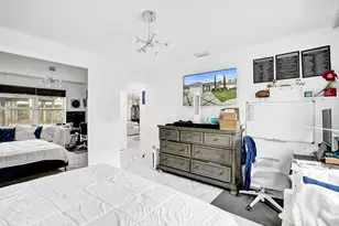 372 W Riverbend Dr, Sunrise, FL 33326 - Photo 22