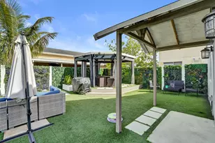 372 W Riverbend Dr, Sunrise, FL 33326 - Photo 36