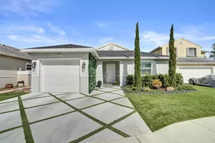 372 W Riverbend Dr, Sunrise, FL 33326 - Photo 2