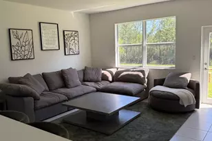 2402 SE 30th St, Homestead, FL 33033 - Photo 2