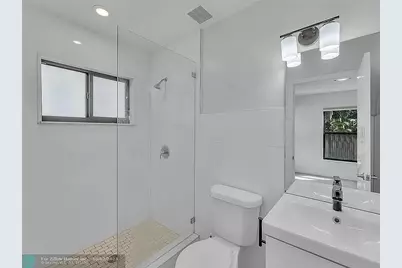 216 NW 25th Street, Wilton Manors, FL 33311 - Photo 16