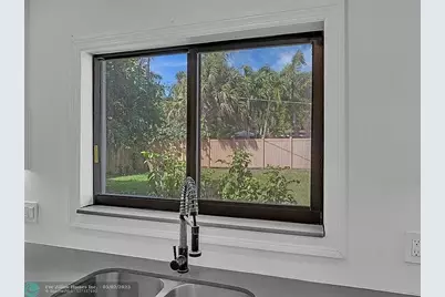 216 NW 25th Street, Wilton Manors, FL 33311 - Photo 20