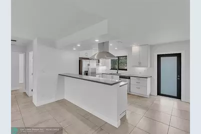 216 NW 25th Street, Wilton Manors, FL 33311 - Photo 8