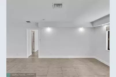 216 NW 25th Street, Wilton Manors, FL 33311 - Photo 6