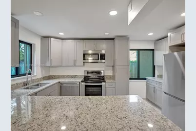6 Chestnut Circle, Cooper City, FL 33026 - Photo 4