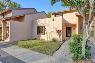 6 Chestnut Cir, Cooper City, FL 33026 - Photo 1