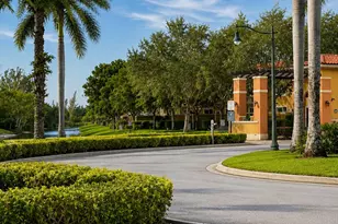 906 SW 143rd Ave, Pembroke Pines, FL 33027 - Photo 2