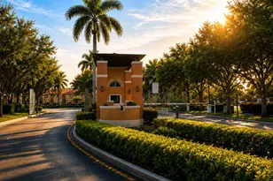 906 SW 143rd Ave, Pembroke Pines, FL 33027 - Photo 4