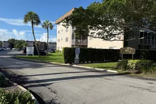 2510 SW 81st Ave, Davie, FL 33324 - Photo 4
