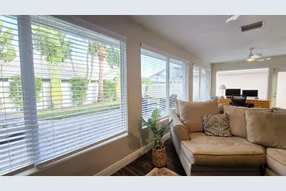 2295 Saratoga Lane, West Palm Beach, FL 33409 - Photo 16