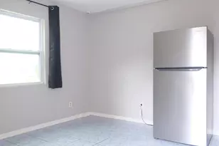 438 Roseland Dr, West Palm Beach, FL 33405 - Photo 2