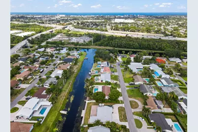 1051 SW 25th Avenue, Boynton Beach, FL 33426 - Photo 48