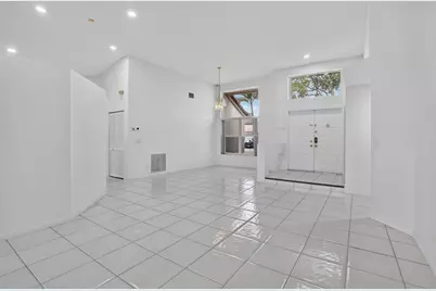 924 Spoonbill Circle, Weston, FL 33326 - Photo 6