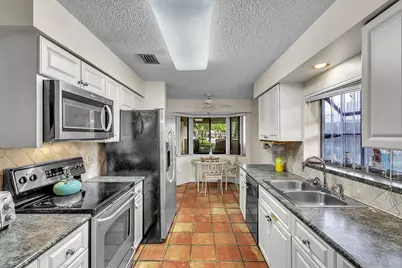 9420 Chelsea Drive S, Plantation, FL 33324 - Photo 10