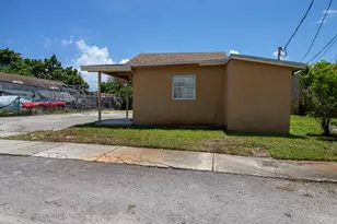242 SW 7th Ct, Deerfield Beach, FL 33441 - Photo 1