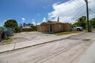 242 SW 7th Ct, Deerfield Beach, FL 33441 - Photo 4