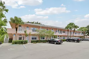 18081 SE Country Club Dr, Tequesta, FL 33469 - Photo 2