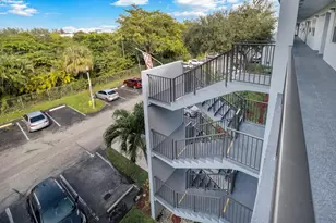 12600 SW 5th Ct, Pembroke Pines, FL 33027 - Photo 30