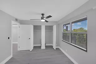 12600 SW 5th Ct, Pembroke Pines, FL 33027 - Photo 4