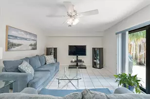 702 NW 98th Cir, Plantation, FL 33324 - Photo 1