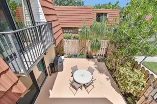 702 NW 98th Cir, Plantation, FL 33324 - Photo 14