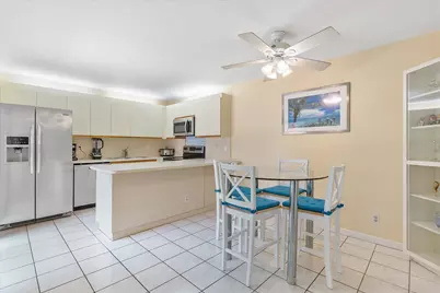 702 NW 98th Circle, Plantation, FL 33324 - Photo 6