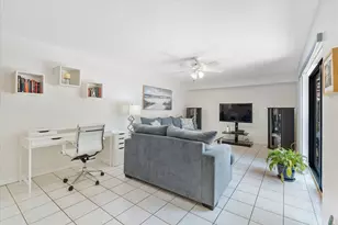 702 NW 98th Cir, Plantation, FL 33324 - Photo 2