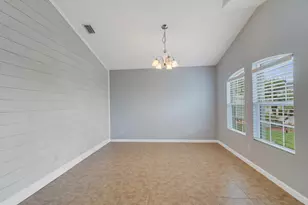 655 Valencia Cir SW, Vero Beach, FL 32968 - Photo 8